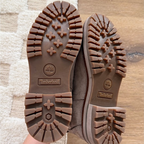 Timberland Courmayeur Valley Chelsea Boots in Taupe - Picture 7 of 8